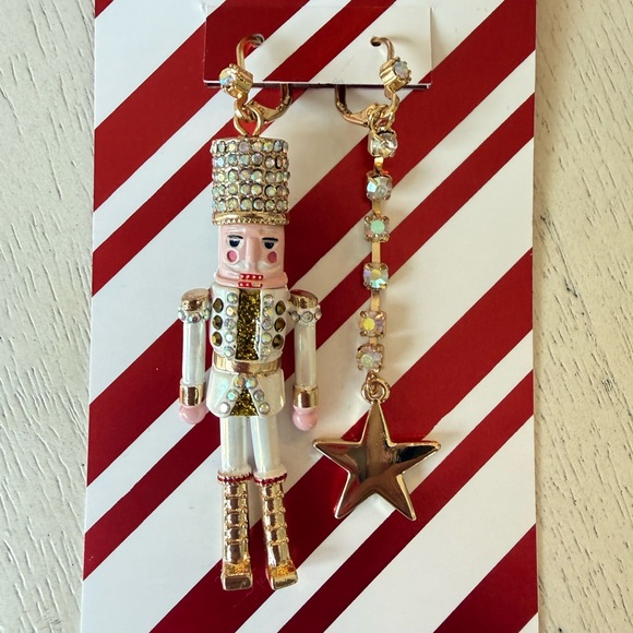 New Betsey Johnson Nutcracker mismatched Earrings - Picture 7 of 9
